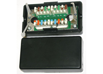 Spojovací box UTP Cat5E narážecí, černá Spojovací box UTP Cat5E narážecí, černá