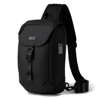 MYBALO Axis kompaktní batoh přes rameno, černá