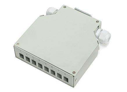 Optický rozvaděč na DIN lištu 8x SC simplex (8x LC duplex) s hřebínky na 16 svarů, bílý